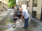 Kaugummientfernung mit Handgerät